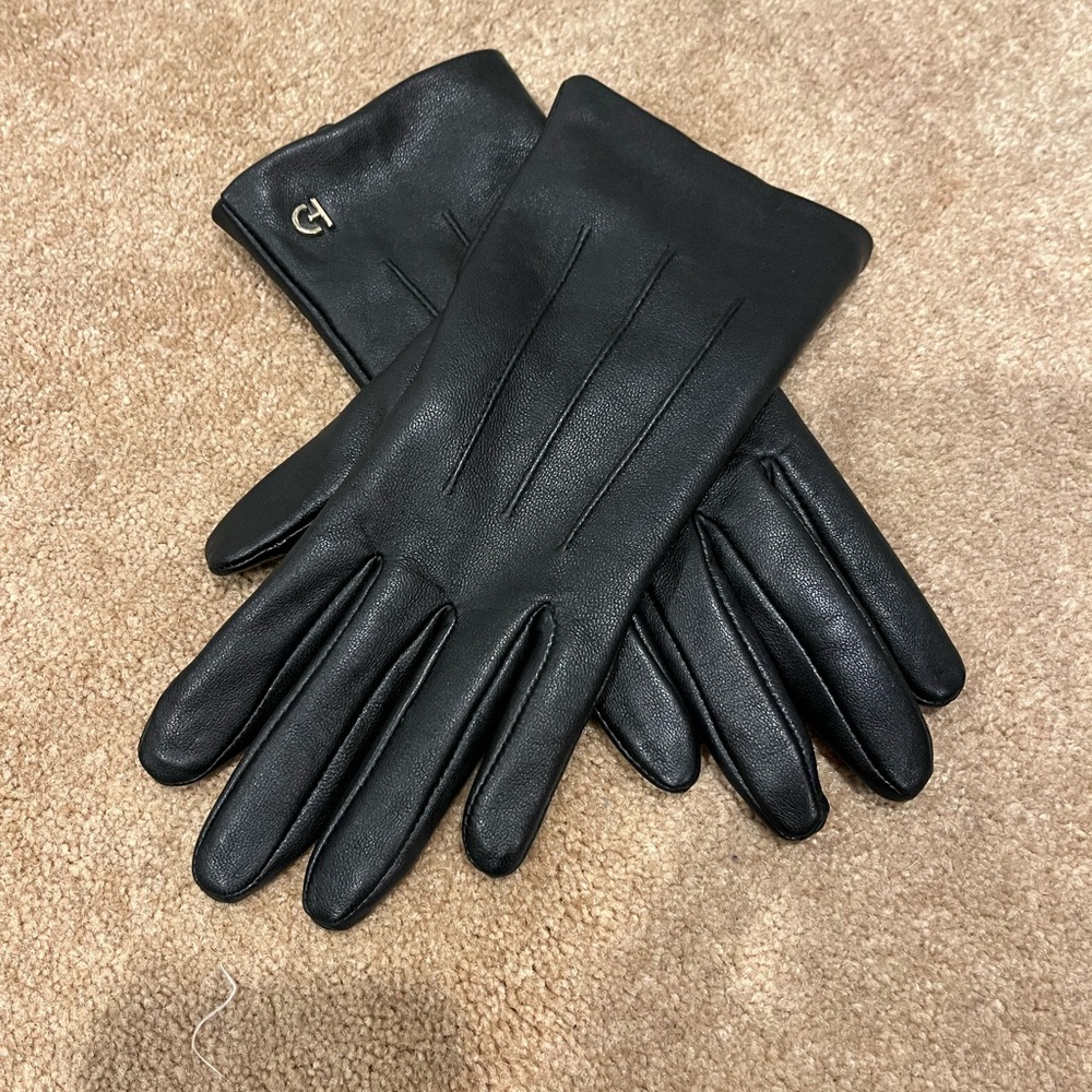 Cole Haan Black Leather Gloves with Logo Detail